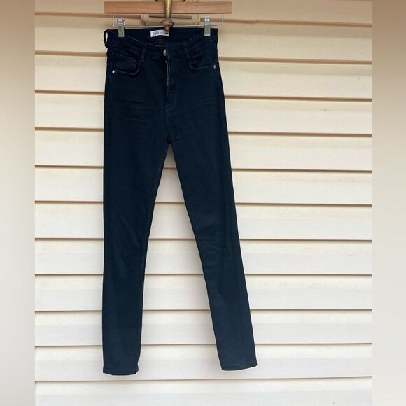 Zara black high waisted skinny jeans, distressed,  back/aside pockets, zipper, 4 - Picture 1 of 8